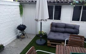 Agréable maison avec cour à 10min de Liège